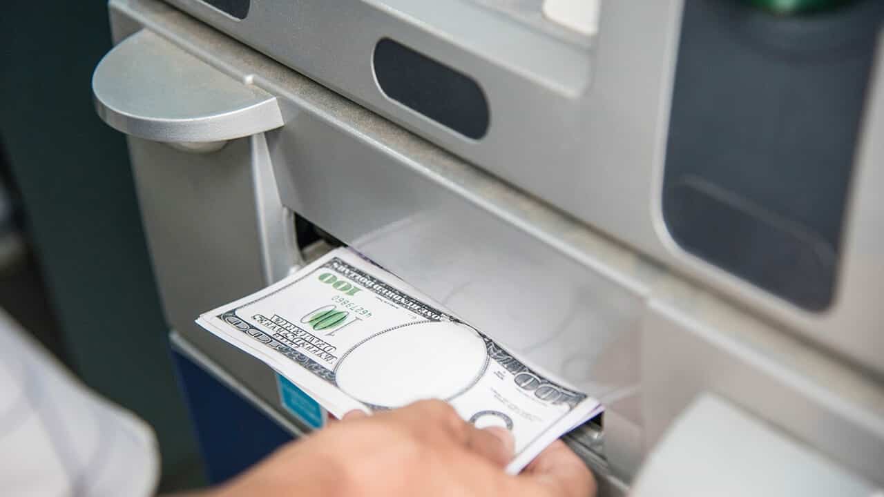 TRAINING MESIN ATM SEBAGAI SARANA TRANSAKSI